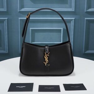 🎄YSL LE 5 À 7 HOBO BAG IN SMOOTH LEATHER NOIR